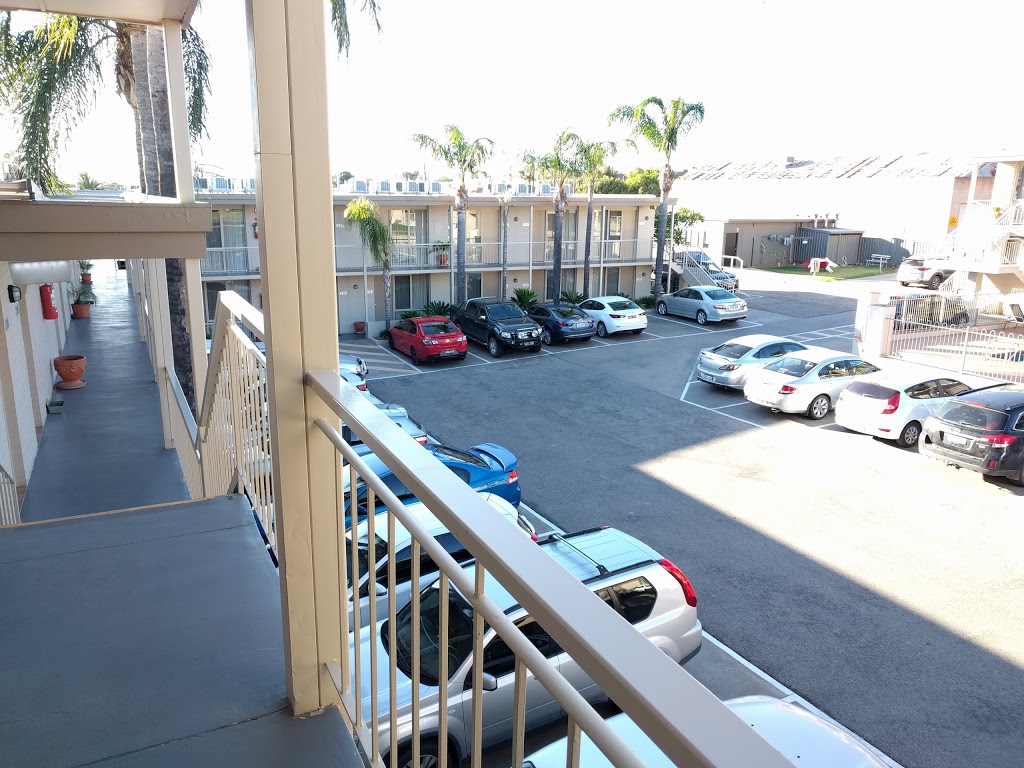 Commodore Motel | lodging | 18 Deakin Ave, Mildura VIC 3500, Australia | 0350230241 OR +61 3 5023 0241