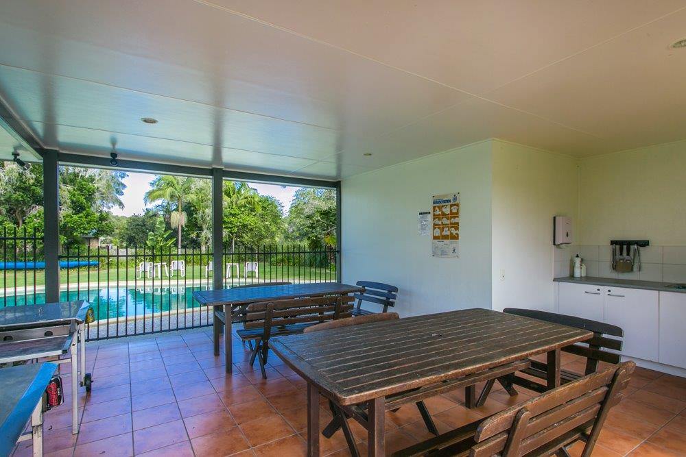 Byron Lakeside Holiday Apartments | 5 Old Bangalow Rd, Byron Bay NSW 2481, Australia | Phone: (02) 6680 9244