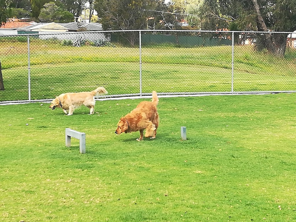 Parmelia Dog Park | 4 Parmelia Ave, Parmelia WA 6167, Australia