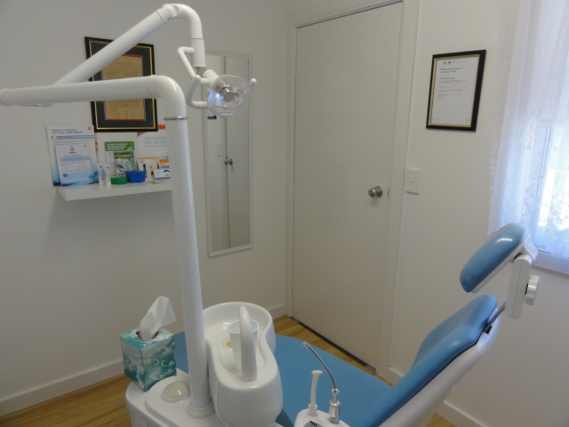 Morisset Denture Clinic | dentist | 70A Buttaba Rd, Brightwaters NSW 2264, Australia | 0412529100 OR +61 412 529 100