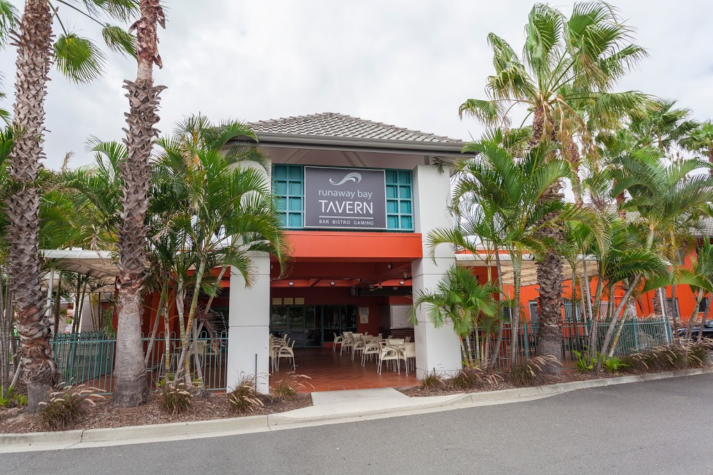 Runaway Bay Tavern | restaurant | 10-12 Lae Dr, Runaway Bay QLD 4216, Australia | 0735583314 OR +61 7 3558 3314