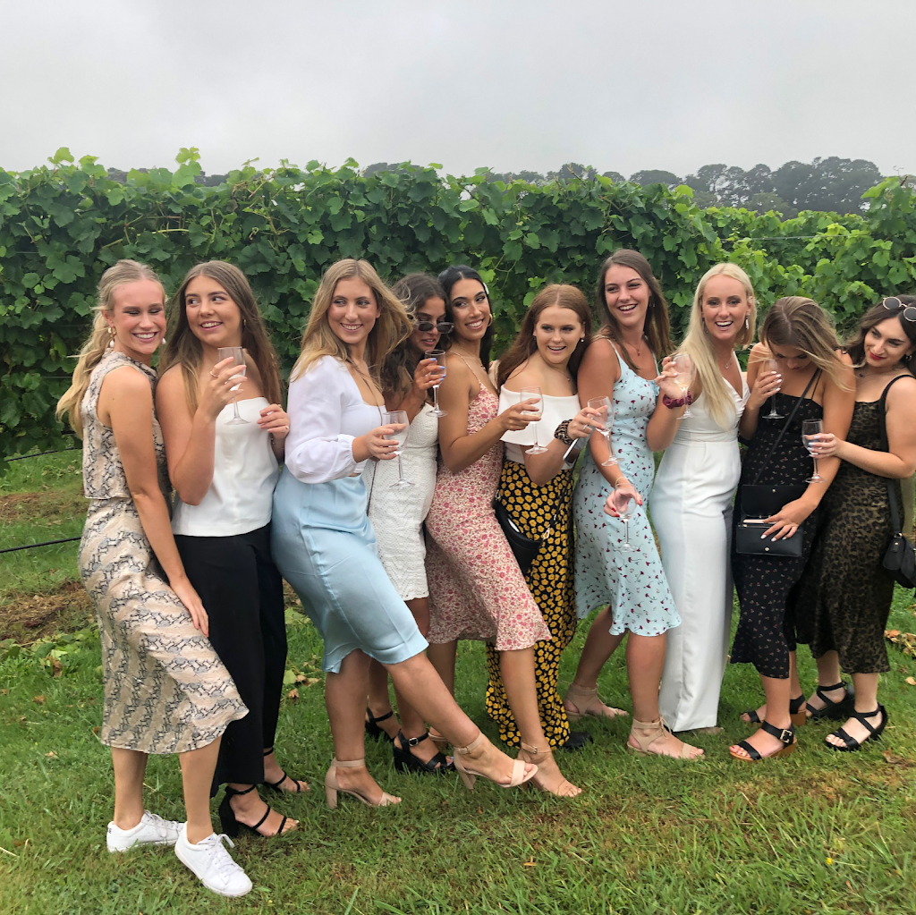 Wine Hop Tours | 20 Dickinson Grove, Mount Martha VIC 3934, Australia | Phone: 1300 584 018