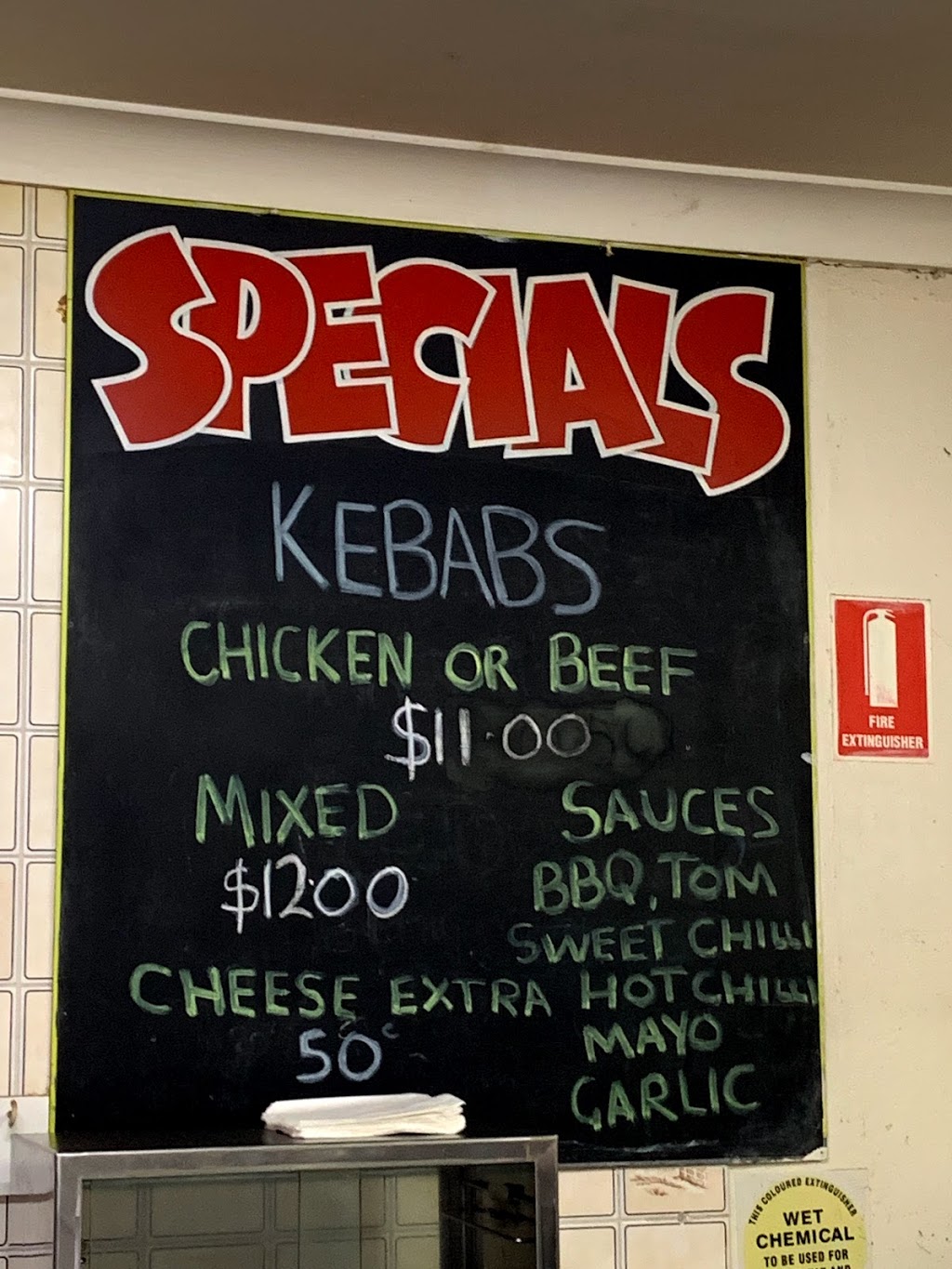Redfern Street Take Away | meal takeaway | 41 Redfern St, Cowra NSW 2794, Australia | 0263411564 OR +61 2 6341 1564