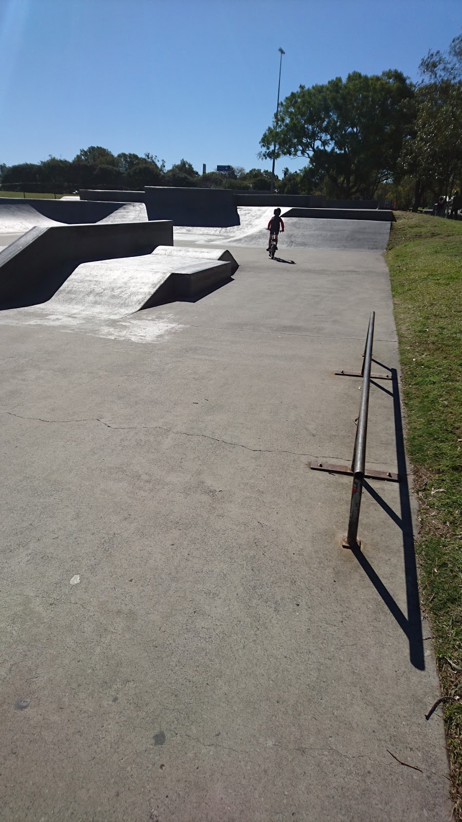 Fairfield Skatepark | park | 136 Home St, Fairfield QLD 4103, Australia | 0466642684 OR +61 466 642 684