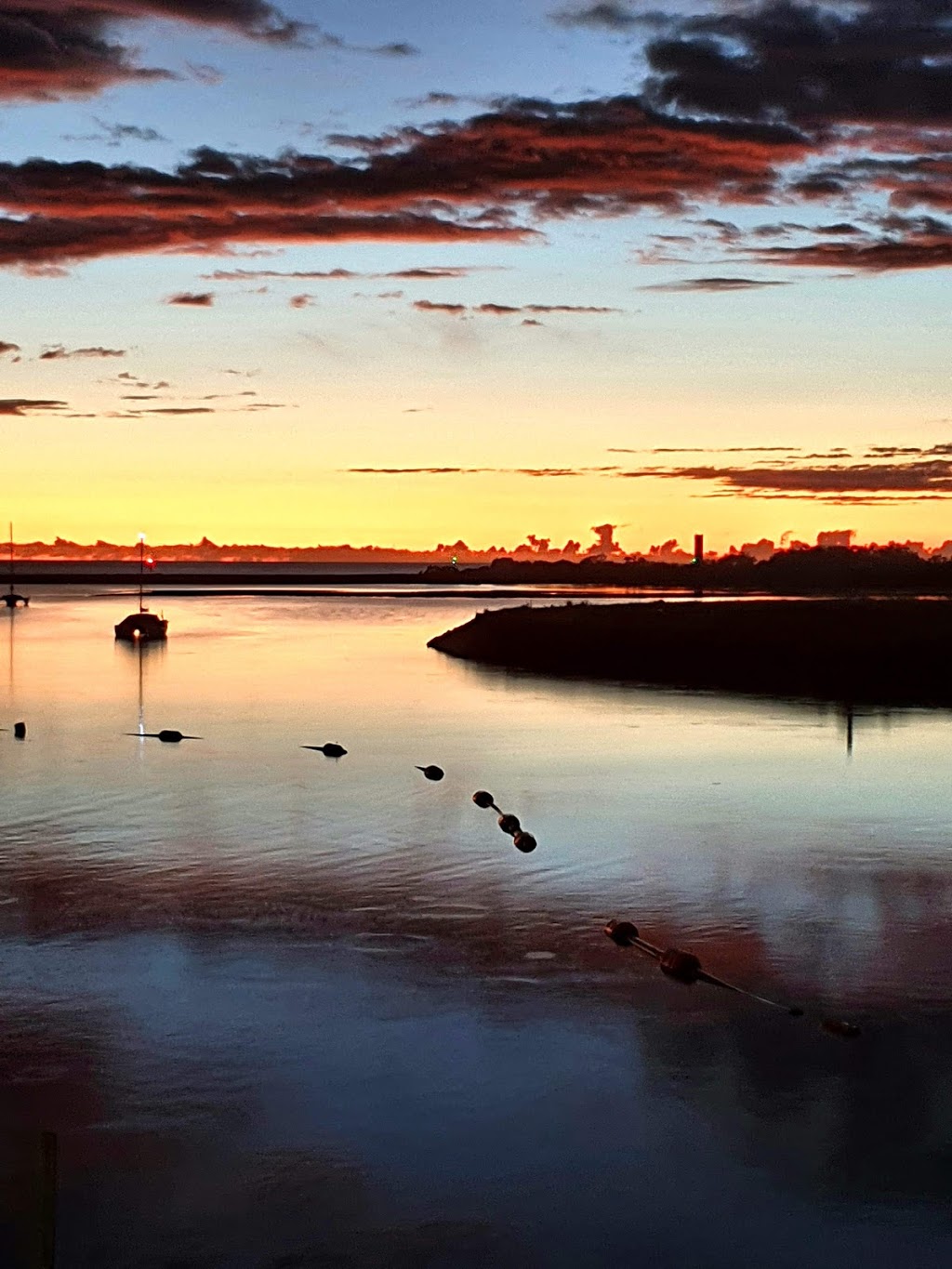 Bundaberg Whale Watching | Burnett Heads QLD 4670, Australia | Phone: 1800 399 942