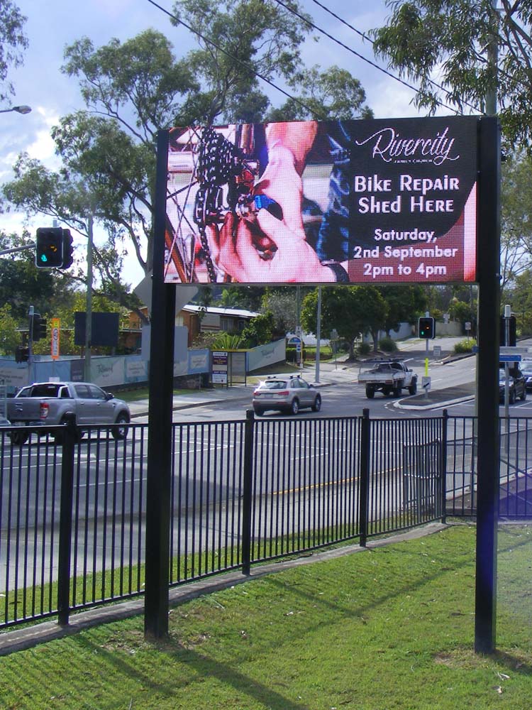 Digital Signs | store | 53 Michelangelo Cres, MacKenzie QLD 4156, Australia | 1300533347 OR +61 1300 533 347