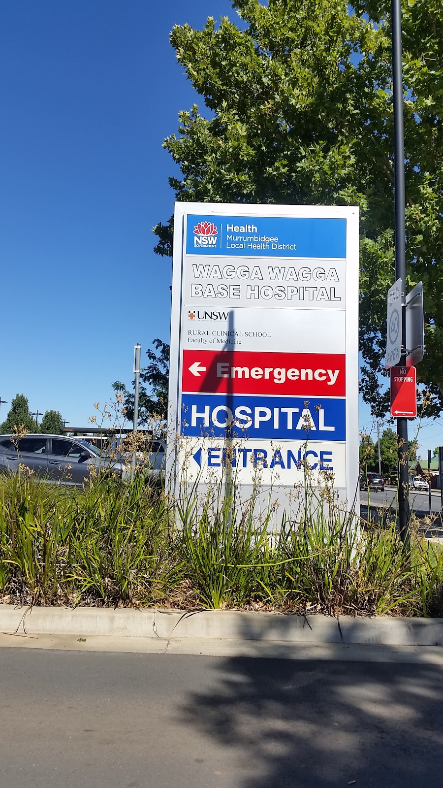 Wagga Wagga Rural Referral Hospital: Emergency Room | health | Docker St, Wagga Wagga NSW 2650, Australia | 0259431000 OR +61 2 5943 1000