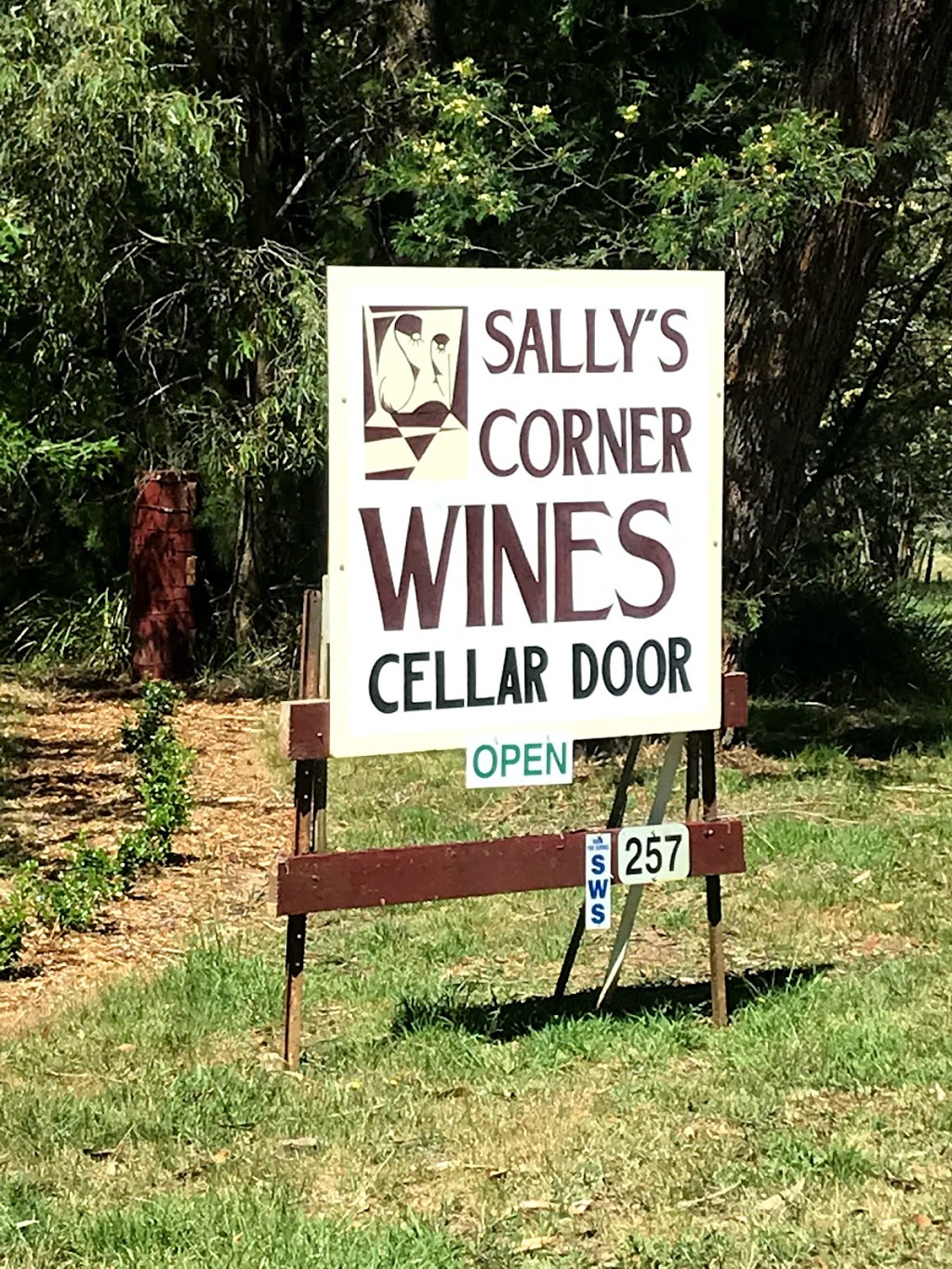 Sallys Corner Wines | tourist attraction | 257 Sallys Corner Rd, Exeter NSW 2579, Australia | 0424183499 OR +61 424 183 499