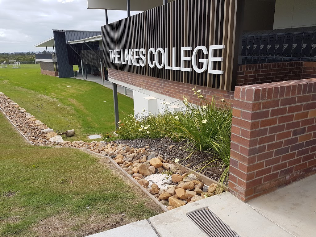 The Lakes College | school | 2 College St, North Lakes QLD 4509, Australia | 0734915555 OR +61 7 3491 5555