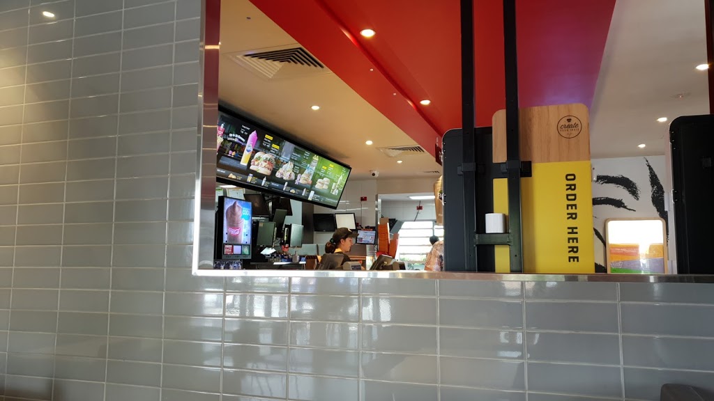 McDonalds Gatton Central | meal takeaway | 120-122 Spencer St, Gatton QLD 4343, Australia | 0754621463 OR +61 7 5462 1463