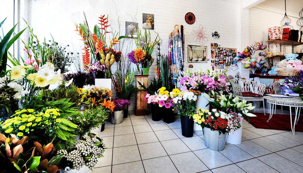 Freelance Flowers | florist | Northside Shop Centre, Shop 12/75 Park Beach Rd, Coffs Harbour NSW 2450, Australia | 0266522111 OR +61 2 6652 2111