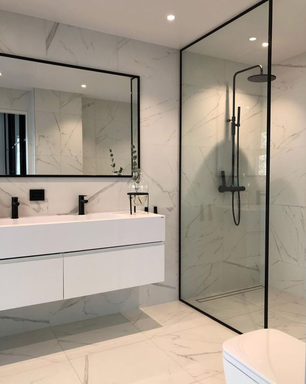 Wollongong Shower Screens | 18 Benjamin Rd, Mount Kembla NSW 2526, Australia | Phone: (02) 5022 3949