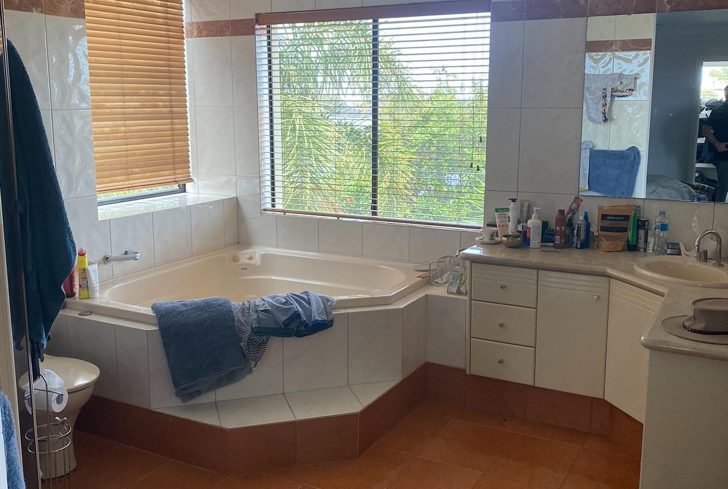 Eternity Tile Bath Home | 72 Malaga Dr, Malaga WA 6090, Australia | Phone: 08 9249 5168