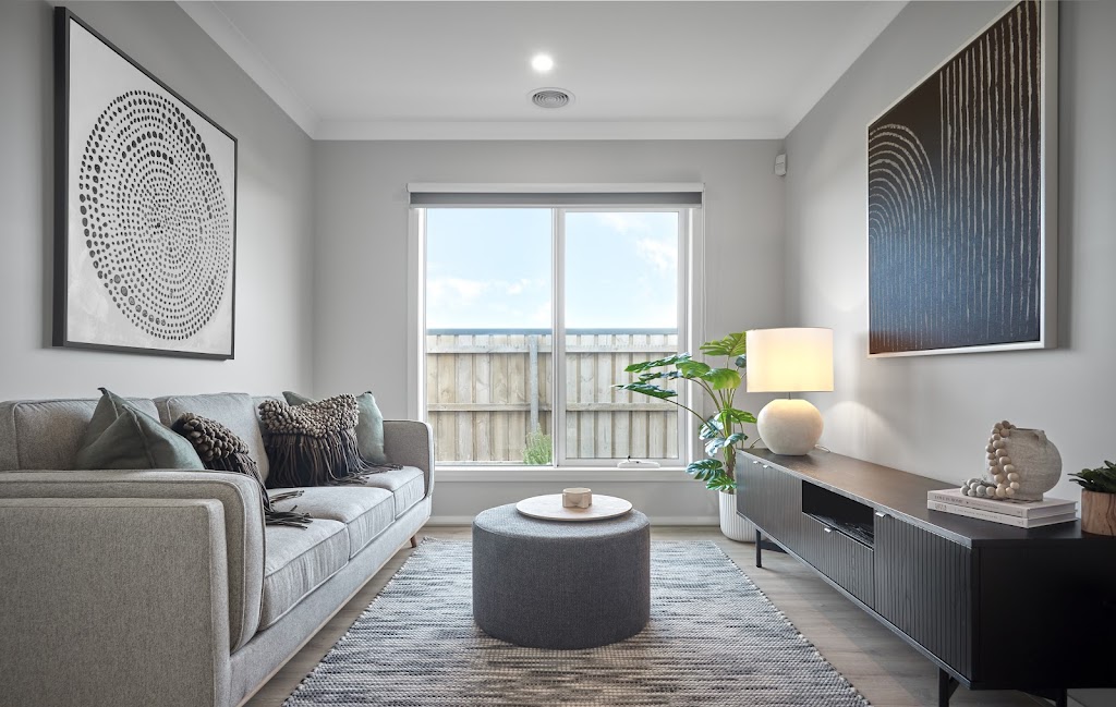 SJD Homes Display Home - Averley Estate, Nar Nar Goon North | 50 Apsley Pkwy, Nar Nar Goon North VIC 3812, Australia | Phone: (03) 9095 8000