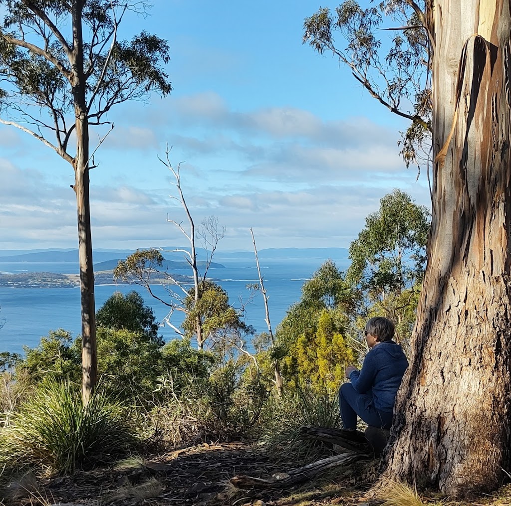 Karen Grant Outdoor Counselling | health | 1 Ocean Esplanade, Blackmans Bay TAS 7052, Australia | 0493555606 OR +61 493 555 606