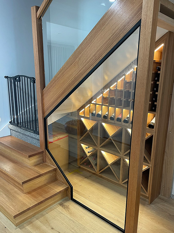 Specialised Glass and Glazing | 988 Black Forest Dr, Woodend VIC 3442, Australia | Phone: 0401 487 723