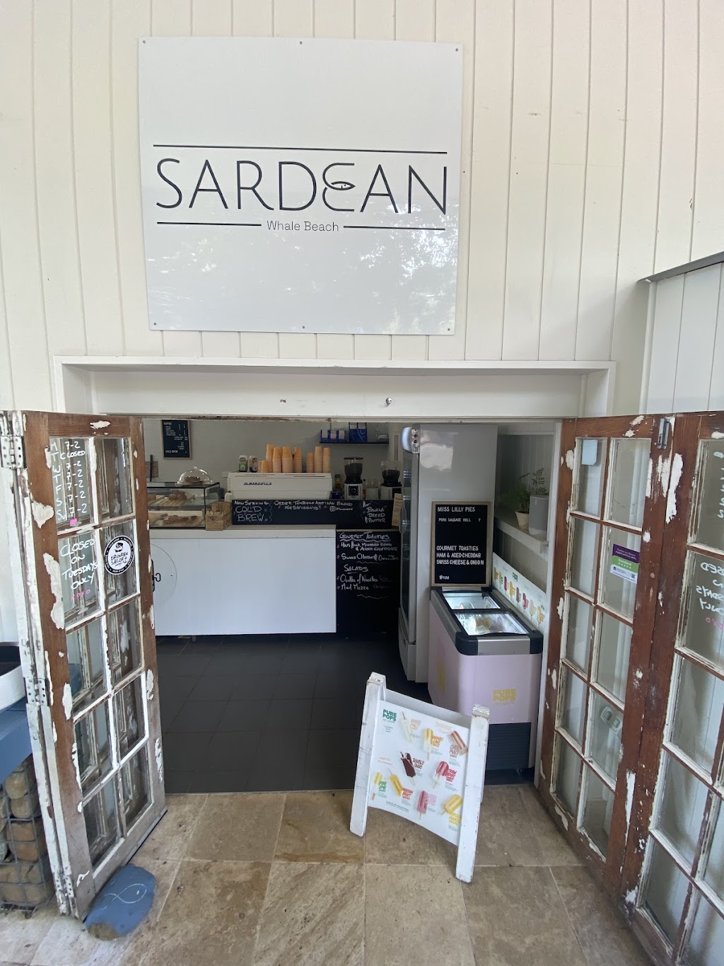 Sardean Cafe & Store | 231 Whale Beach Rd, Whale Beach NSW 2107, Australia | Phone: 0423 567 498