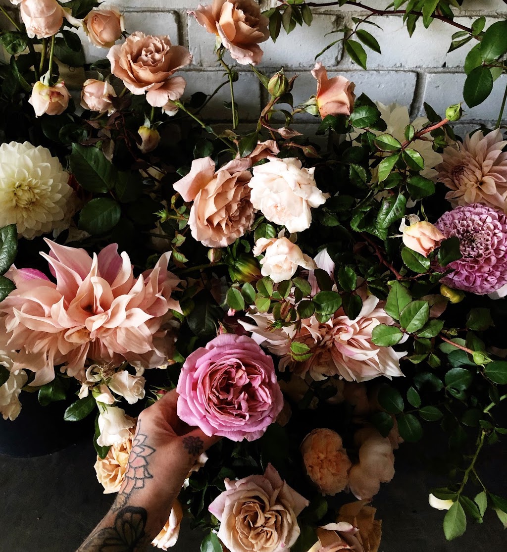 Raven and the Rose | florist | 8A Victoria St, Macedon VIC 3440, Australia | 0432211998 OR +61 432 211 998