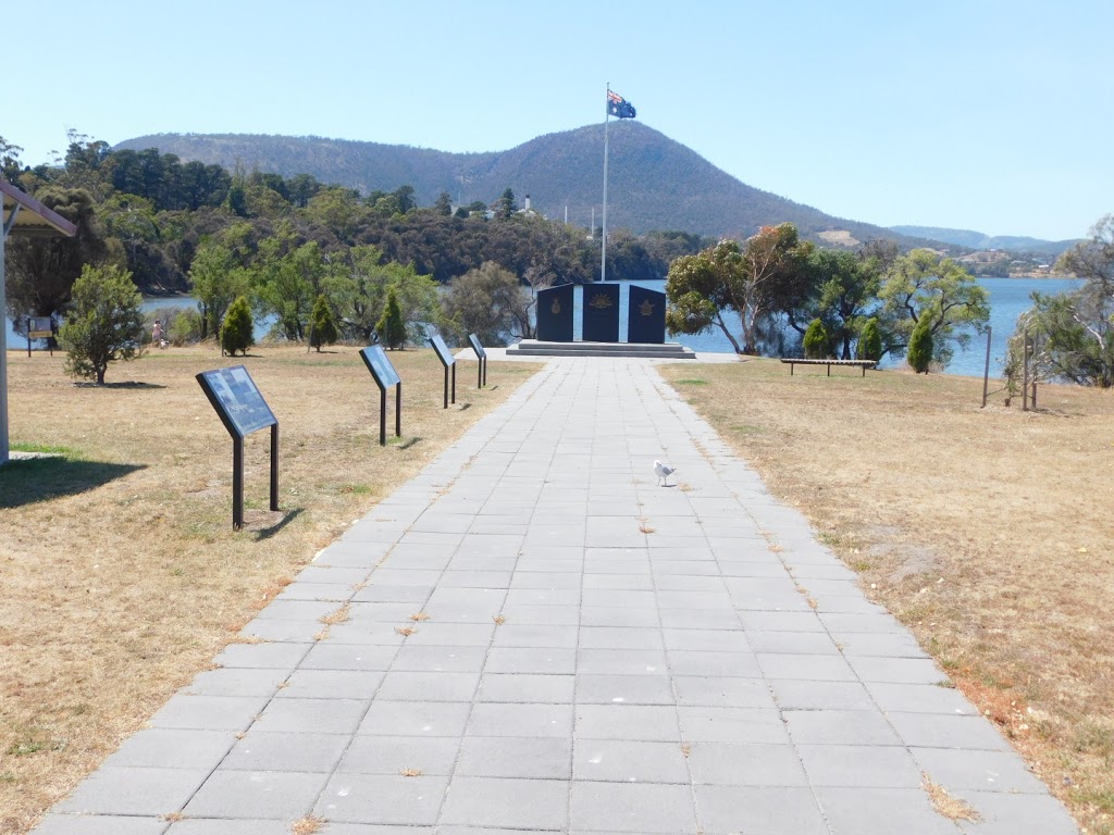 Claremont Cenotaph | park | Foreshore Reserve, 26 Cadbury Rd, Claremont TAS 7011, Australia