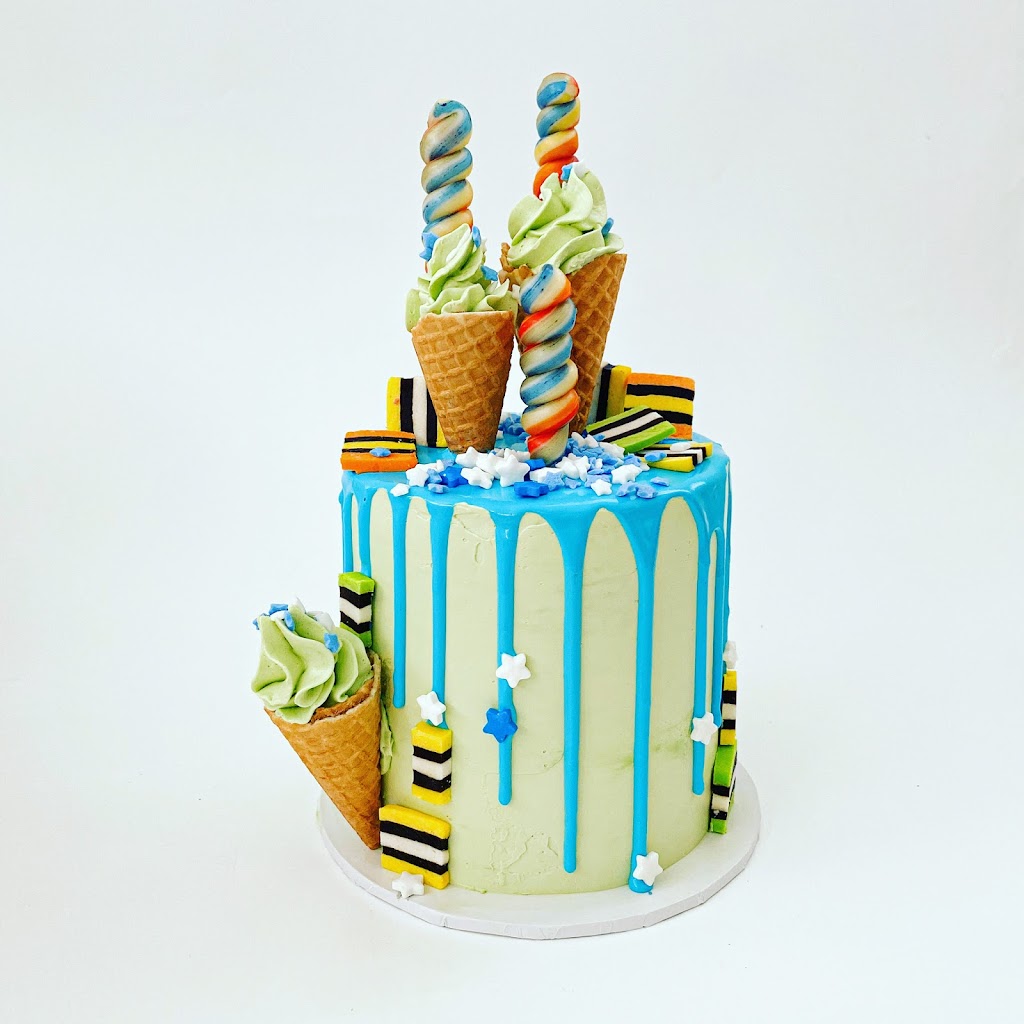 Cakes by Nola | bakery | 1/6 Deborah Cl, Mudjimba QLD 4564, Australia | 0452204102 OR +61 452 204 102
