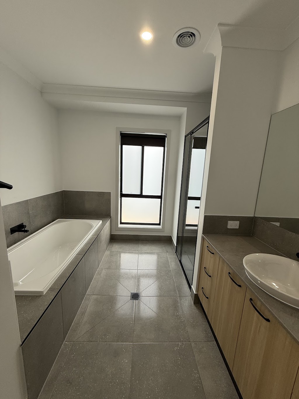 Freshwave cleaning experts | Yarralumla Dr, Wodonga VIC 3690, Australia | Phone: 0469 817 756