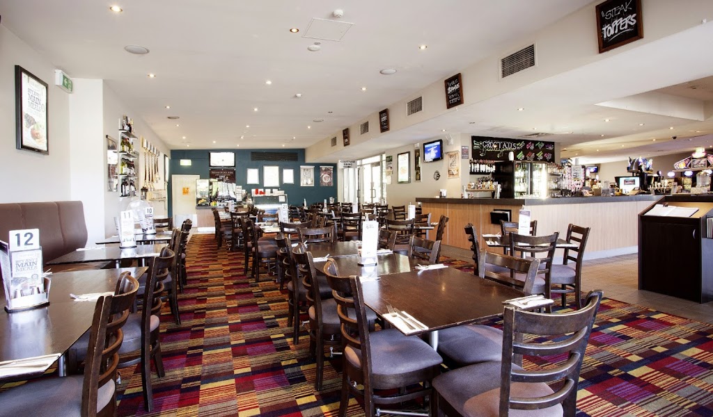 Smithfield Tavern | Smithfield Shopping Centre, Smithfield QLD 4878, Australia | Phone: (07) 4038 8100