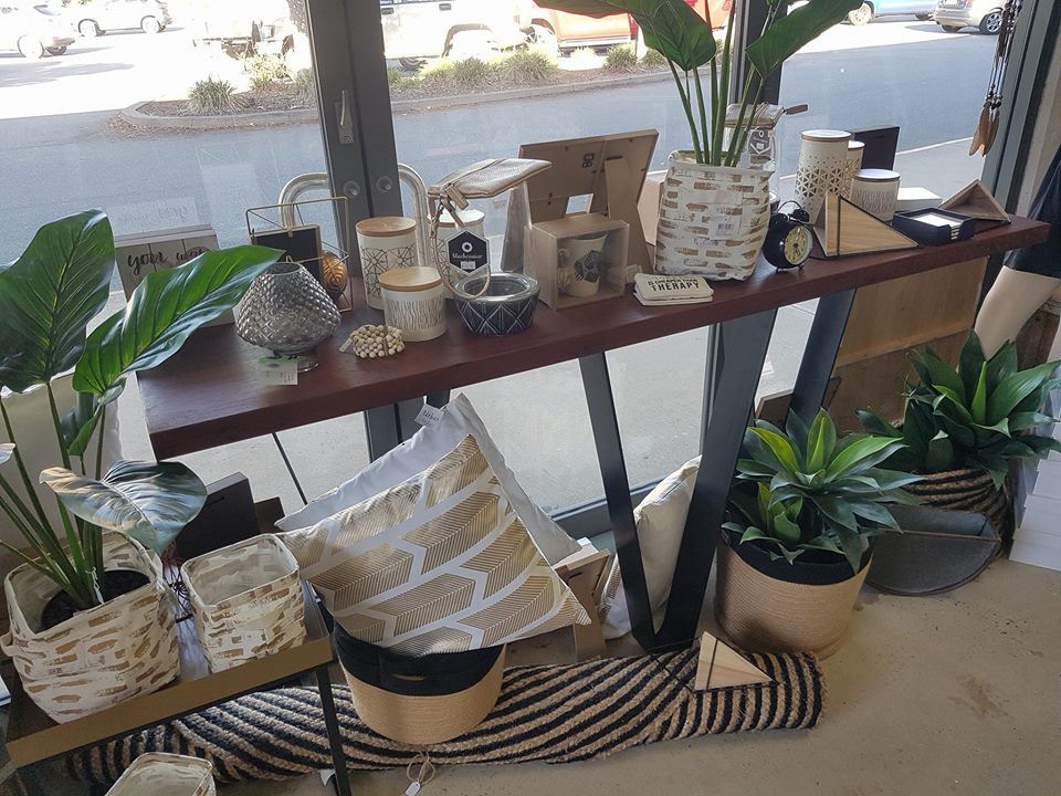 Lakeside Bargains & Homewares | clothing store | Shop 3 Woolworths Complex 1613 Ocean Dr, Lake Cathie NSW 2445, Australia | 0265863800 OR +61 2 6586 3800