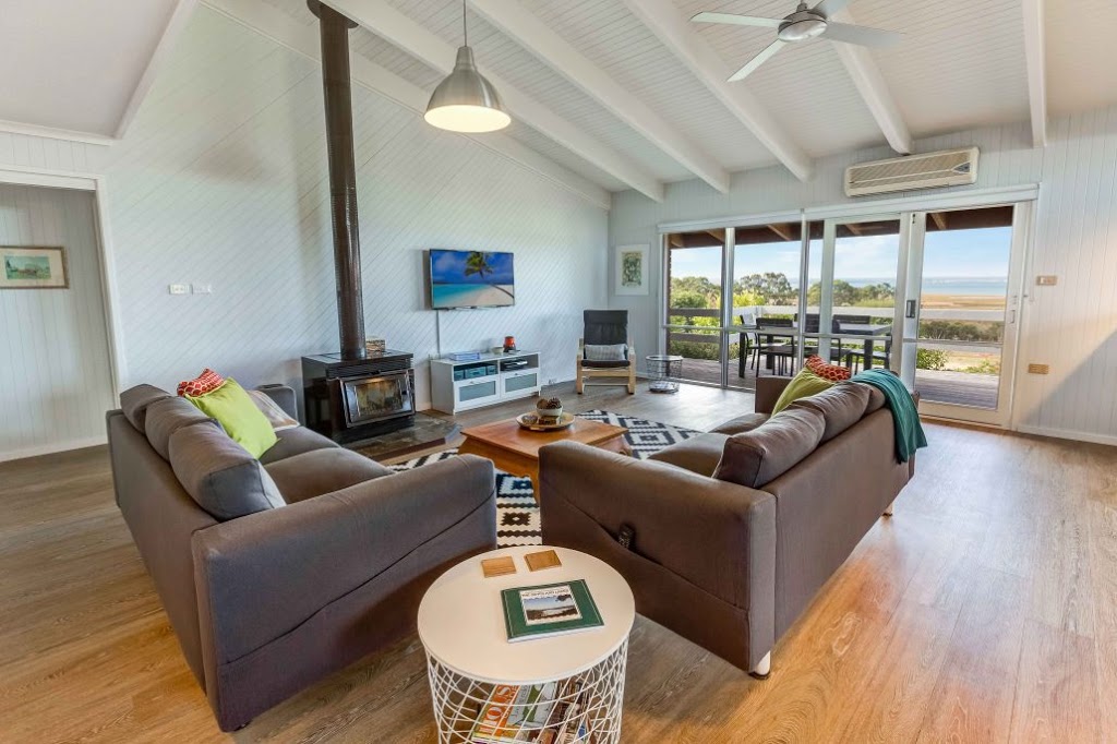 Paynesville and Gippsland Lakes Escapes Holiday Accommodation | real estate agency | 87 Esplanade, Paynesville VIC 3880, Australia | 0351560432 OR +61 3 5156 0432