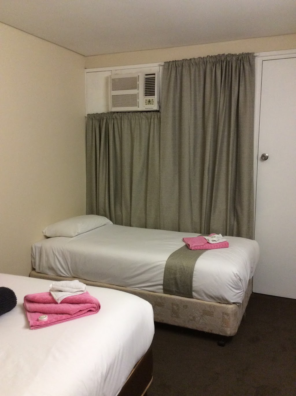 Canonbar Hotel | lodging | 129 Pangee St, Nyngan NSW 2825, Australia | 0268321559 OR +61 2 6832 1559