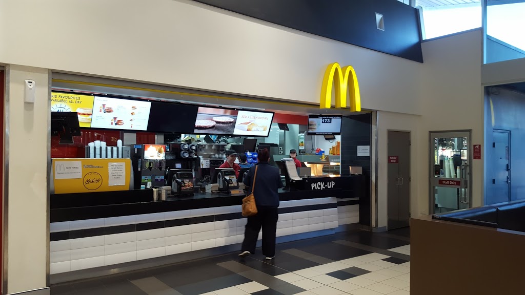 McDonalds BP Chinderah | BP Travel Centre, Pacific Hwy, Chinderah NSW 2487, Australia | Phone: (02) 6674 2688