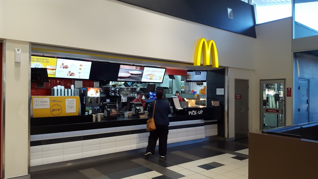 McDonalds BP Chinderah | cafe | BP Travel Centre, Pacific Hwy, Chinderah NSW 2487, Australia | 0266742688 OR +61 2 6674 2688