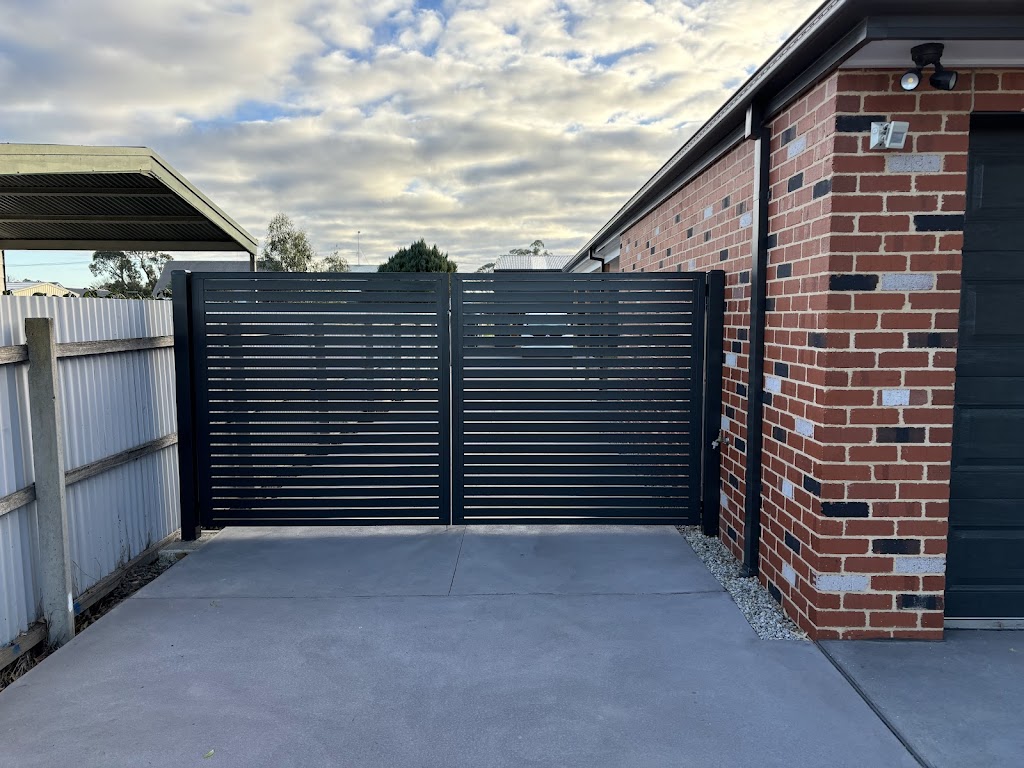 Nomad Fencing & Gates | 28 Cobains Rd, Sale VIC 3850, Australia | Phone: 0413 255 783