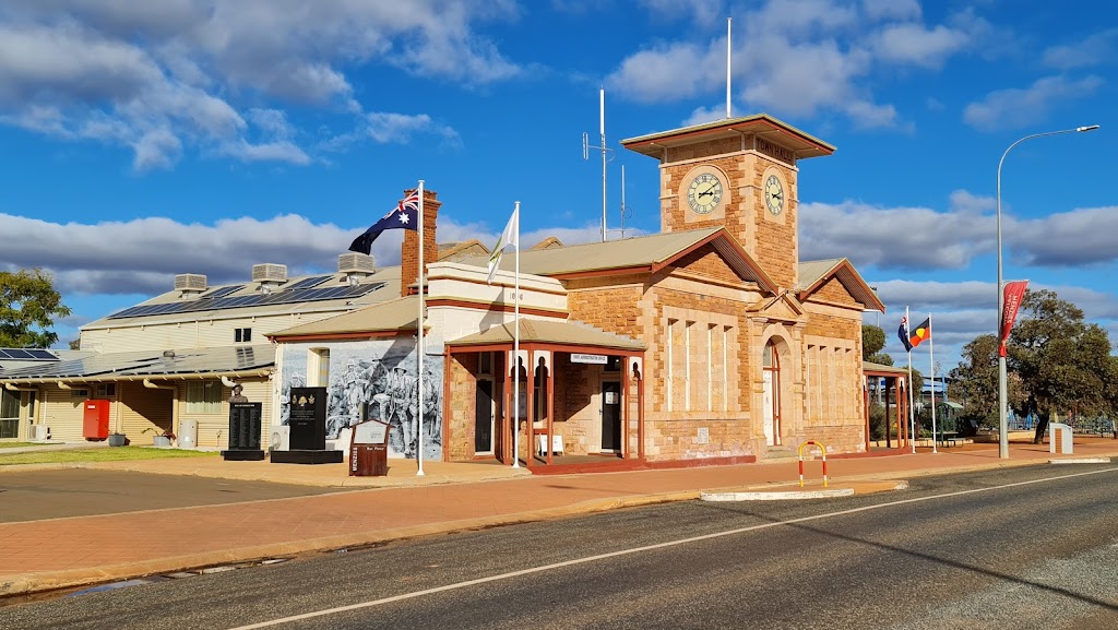 Menzies Caravan Park | 124 Shenton St, Menzies WA 6436, Australia | Phone: (08) 9024 2702