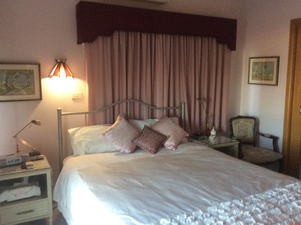 Kadina Bed & Breakfast | lodging | 22 Mengarvie Rd, Parkes NSW 2870, Australia | 0412444452 OR +61 412 444 452