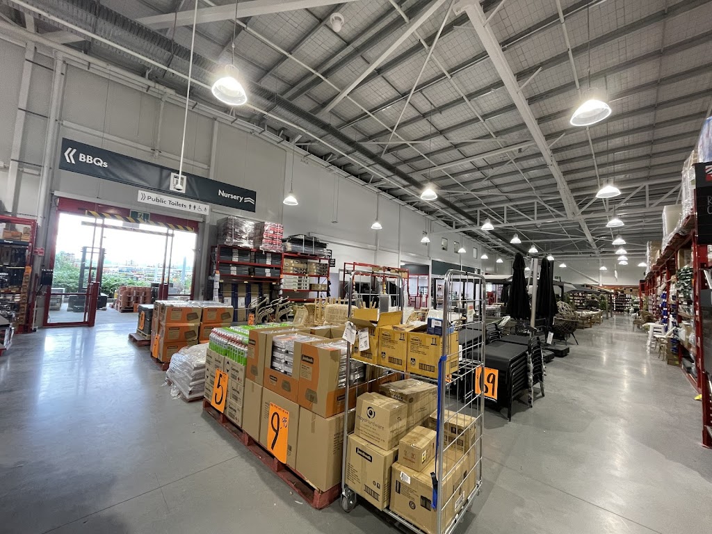Bunnings Leppington | Cnr of Bringelly Road, and, Skyline Cres, Leppington NSW 2179, Australia | Phone: (02) 9756 8200