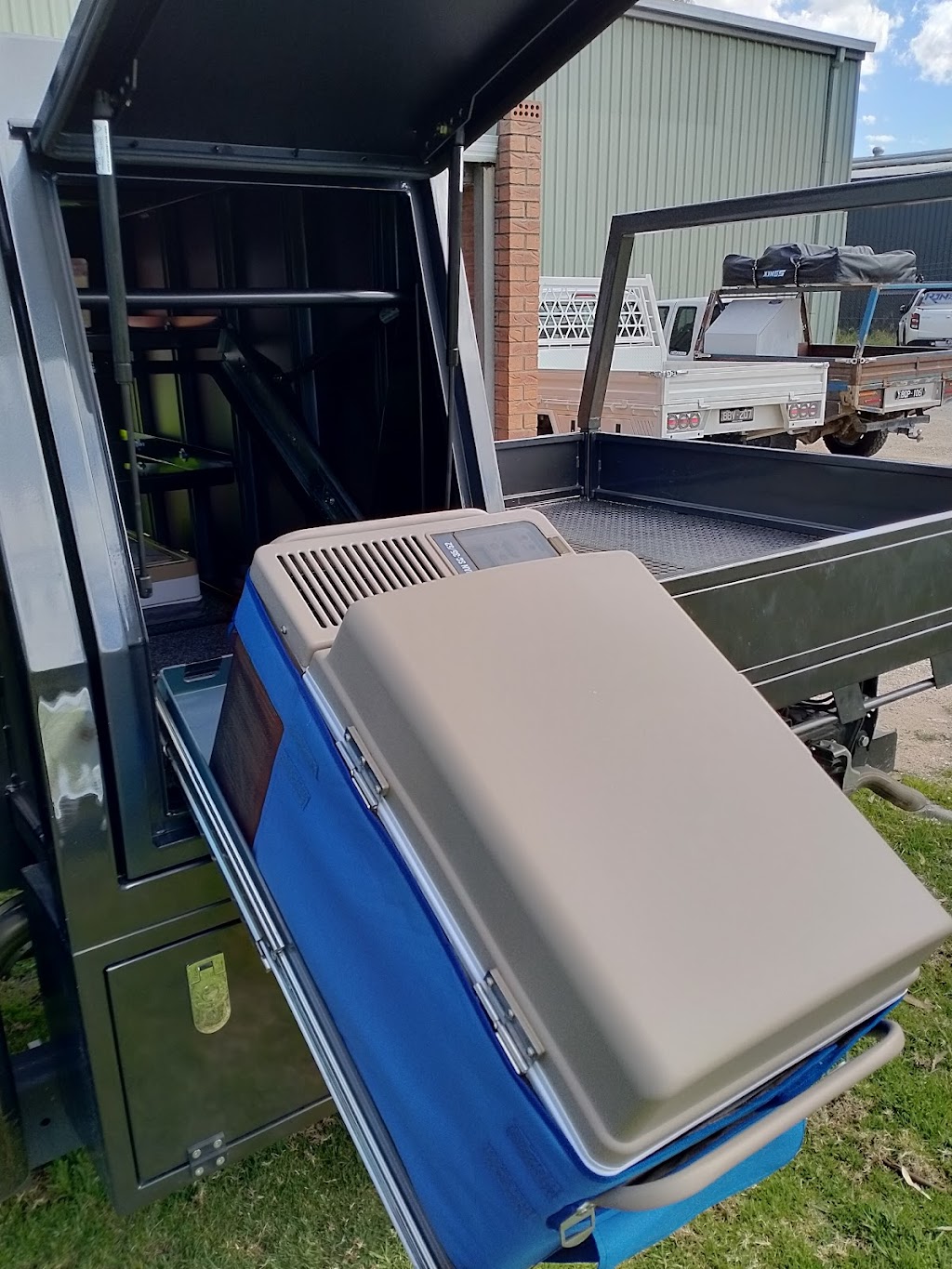 Spec Trays | 3 Melrose Dr, Wodonga VIC 3690, Australia | Phone: (02) 6055 9955