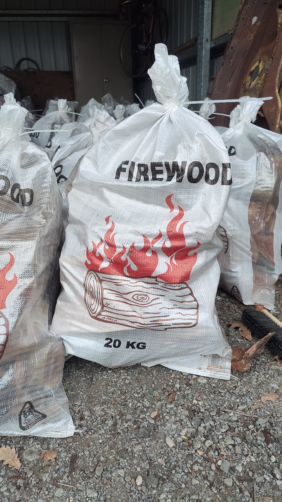 Doms Firewood | 4 Glenleigh Ave, Mulgoa NSW 2745, Australia | Phone: 0493 884 639