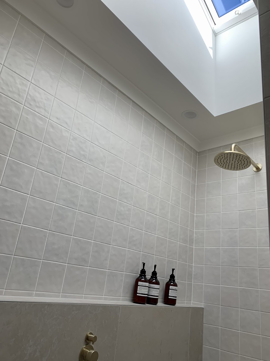 Rising Electrical | 56 Elizabeth Bay Dr, Lake Munmorah NSW 2259, Australia | Phone: 0434 016 131