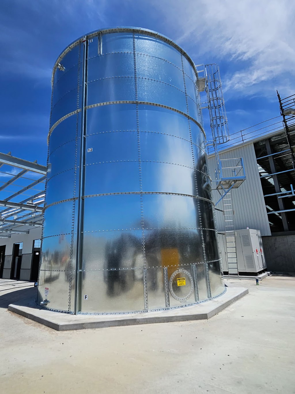 Apex Tanks | 22 Industrial Dr, Pakenham VIC 3810, Australia | Phone: (03) 8797 3894