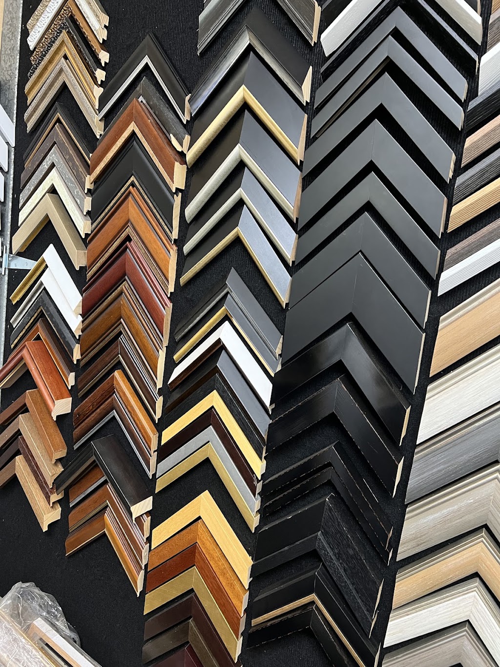 WS picture Framing | 22 Knaggs Ct, Blackbutt South QLD 4314, Australia | Phone: 0408 601 782
