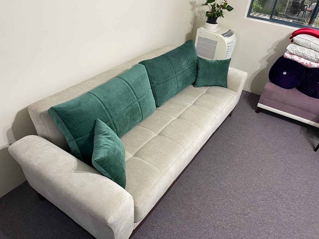 Miracle Upholstery | 115 Ramsay Rd, Rossmore NSW 2557, Australia | Phone: 0406 242 416