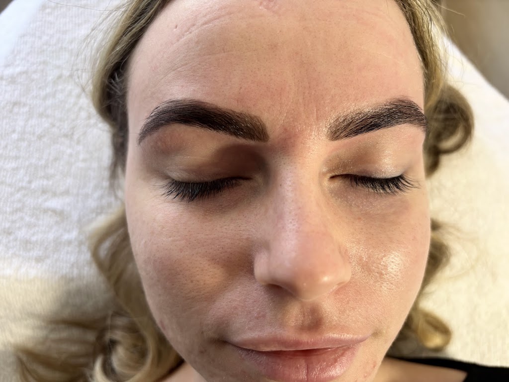 Ash lash & nails professional studio | 23 Oldbury Pl, Forest Lake QLD 4078, Australia | Phone: 0481 849 575