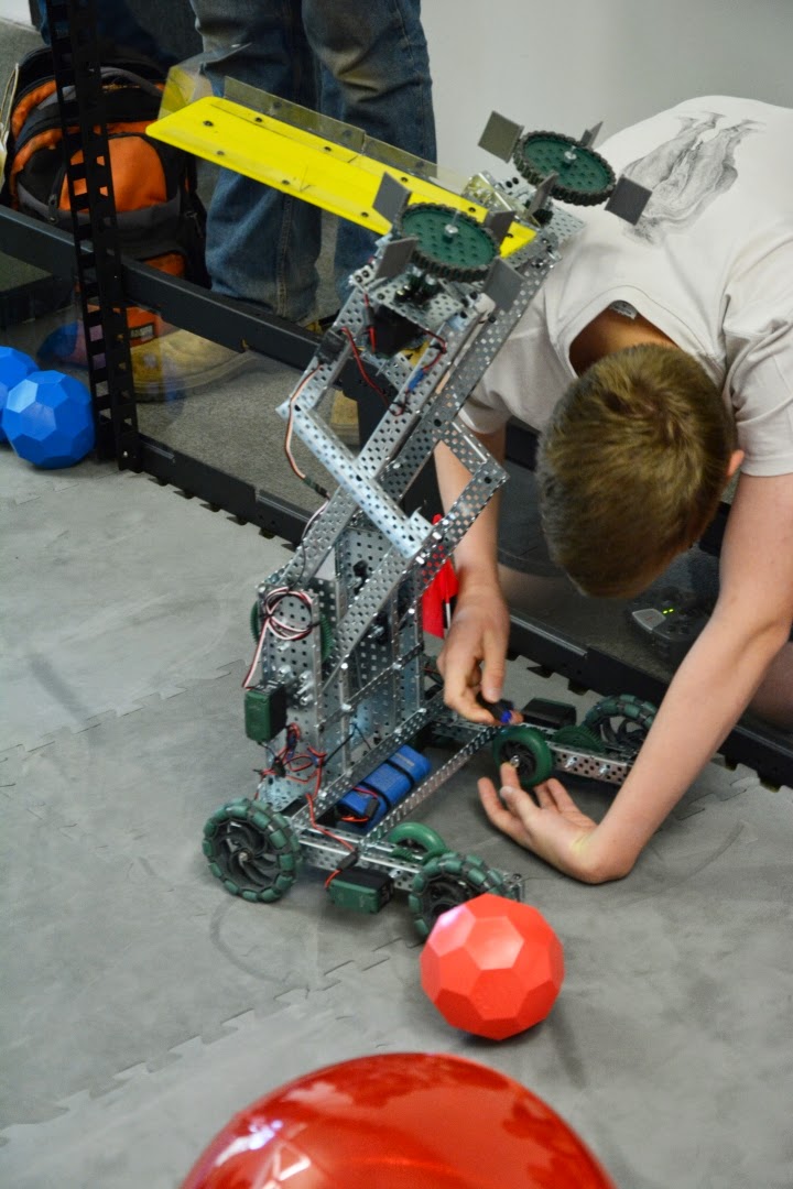 Hillcrest Terra Australis VEX Robotics | school | 500 Soldiers Rd, Clyde North VIC 3978, Australia | 0427349827 OR +61 427 349 827