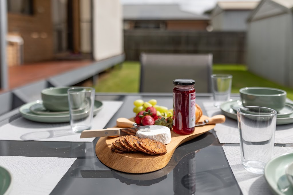 Paws by the Sea | 13 Loch Ard Dr, Ocean Grove VIC 3226, Australia | Phone: 0413 847 674