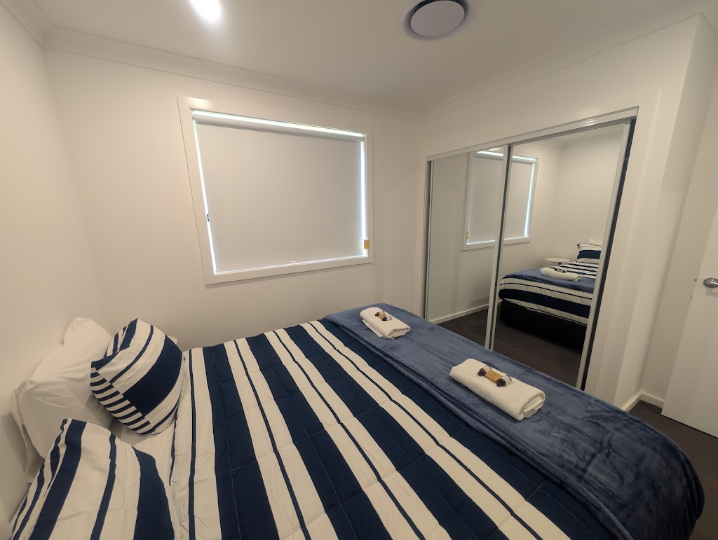 Strawberry Lodge | 19 Strawberry Tce, Glendale NSW 2285, Australia | Phone: (02) 4955 5888