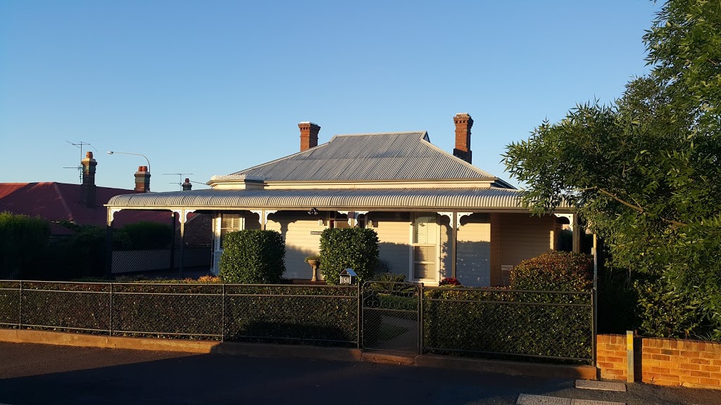 Courthouse Cottage | 158 De Boos St, Temora NSW 2666, Australia | Phone: (02) 6978 1911