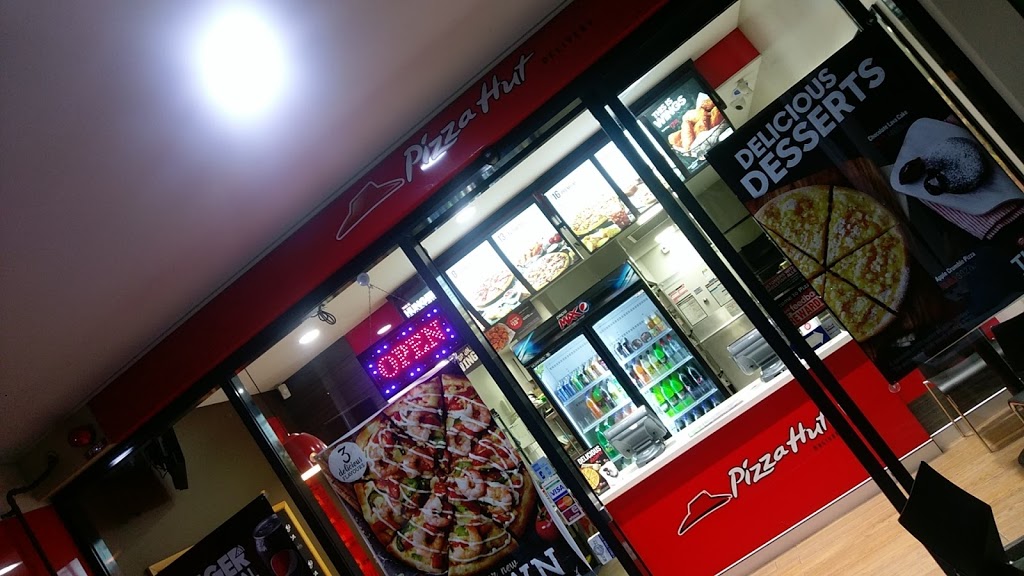 Photo by Laurinda Huntington. Pizza Hut Maroochydore | meal delivery | Shop 2A/69 Maud St, Maroochydore QLD 4558, Australia | 131166 OR +61 131166
