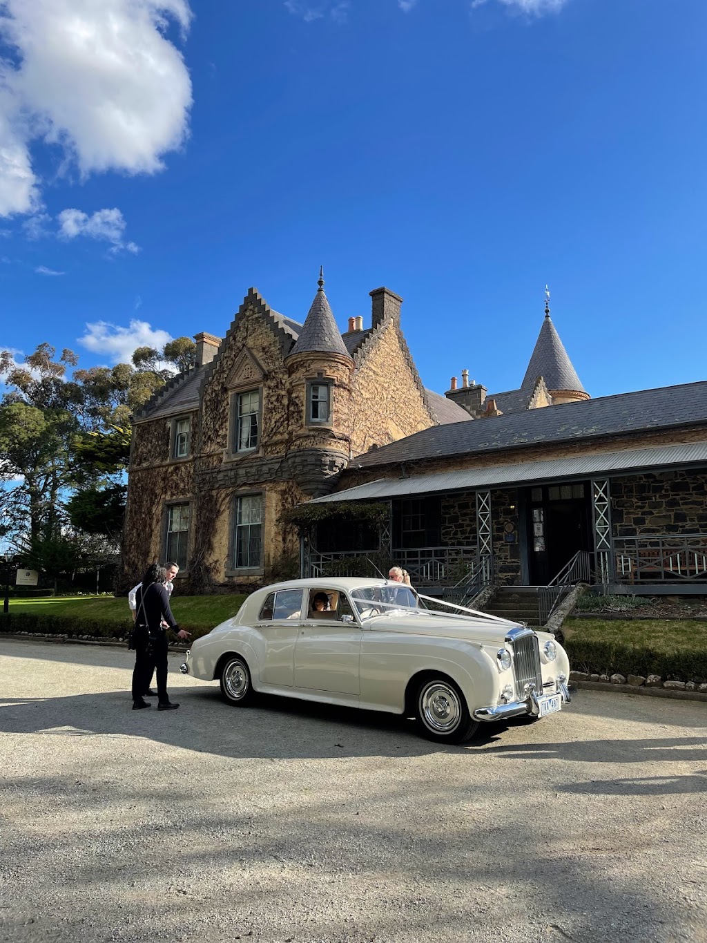 Overnewton Castle Wedding Venue Melbourne | 51 Overnewton Rd, Keilor VIC 3036, Australia | Phone: (03) 9331 6367