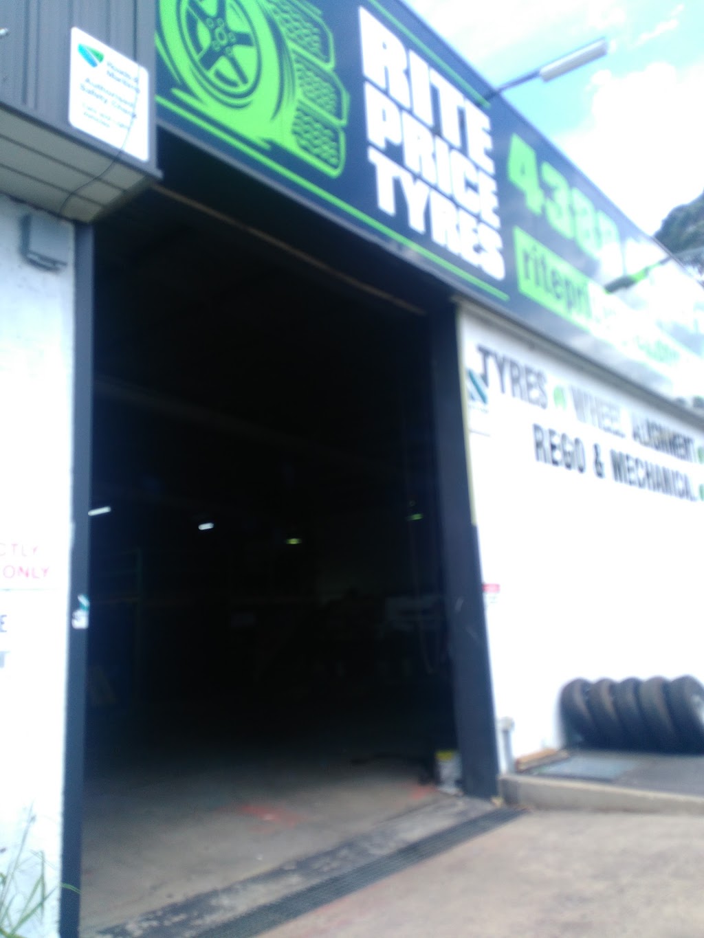 Rite Price Tyres | 1 Enterprise Dr, Berkeley Vale NSW 2261, Australia | Phone: (02) 4388 4321