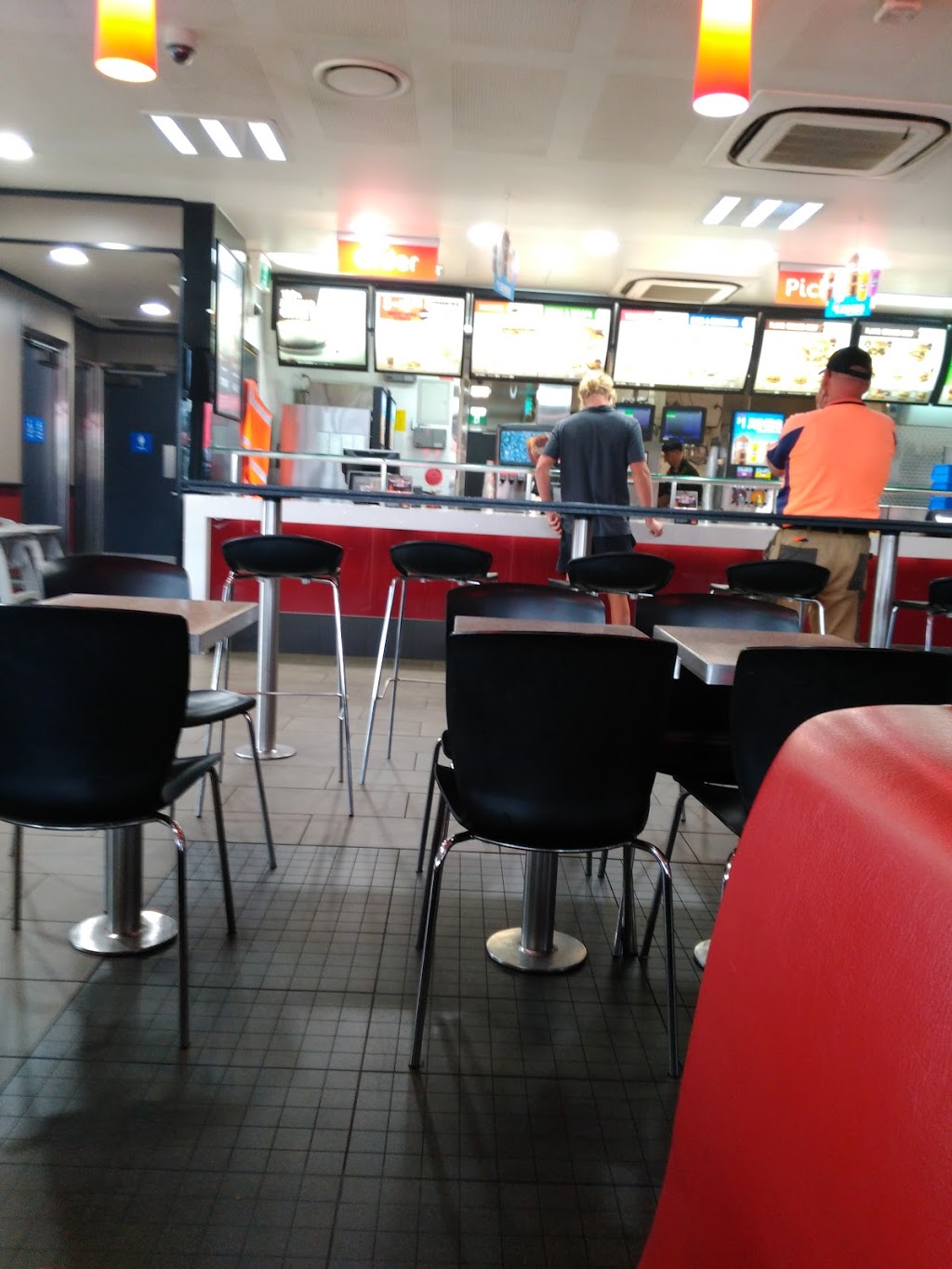 Hungry Jacks Haywards Bay | 10 Macquarie Pl, Haywards Bay NSW 2530, Australia | Phone: (02) 4256 2451